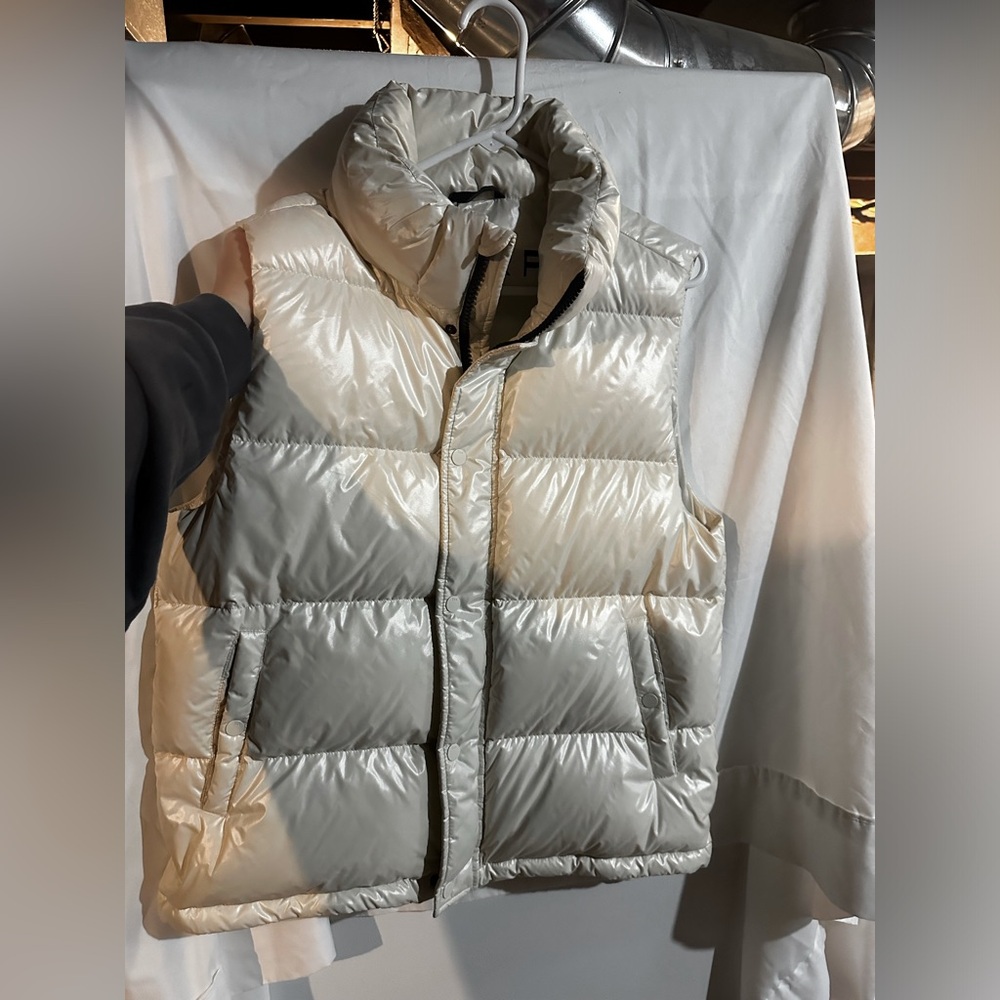 Aritzia Super Puff Vest in Birch